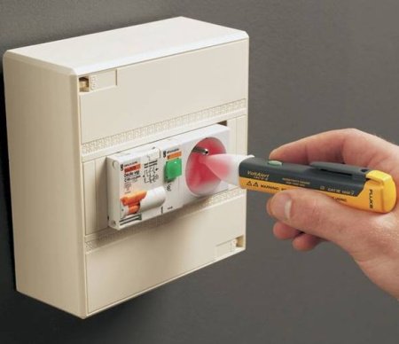 Детектор напряжения Fluke 1LAC-A-II купить по низкой цене | МАКСПРОФИТ